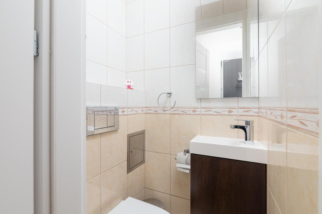 Апартаменты Chmielna City View Studio Варшава Экстерьер фото